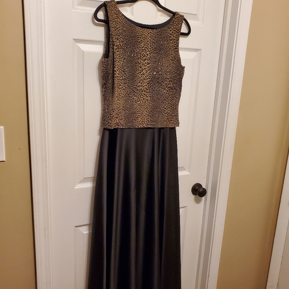 Arianna by Rachel Kaye Long Sleeveless Formal Evening Gown w/ Leopard Print - 10 - Picture 4 of 9